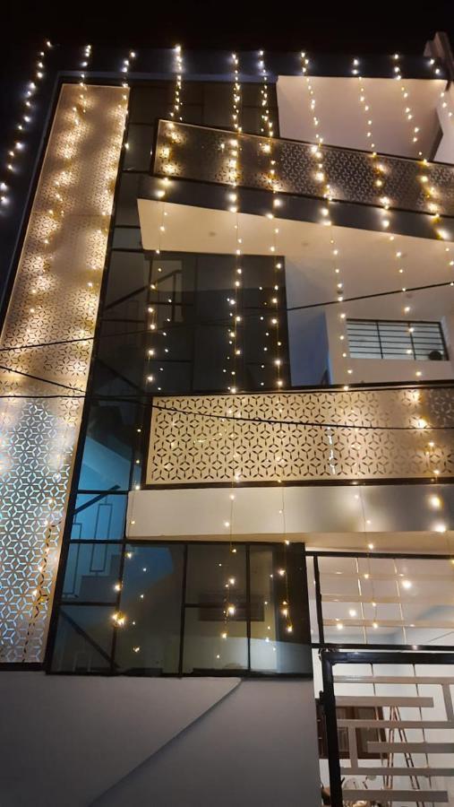 Hotel Advaitam à Ujjain Extérieur photo